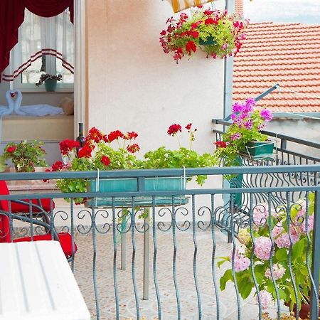 ספליט Apartments Angela With Old Town View מראה חיצוני תמונה