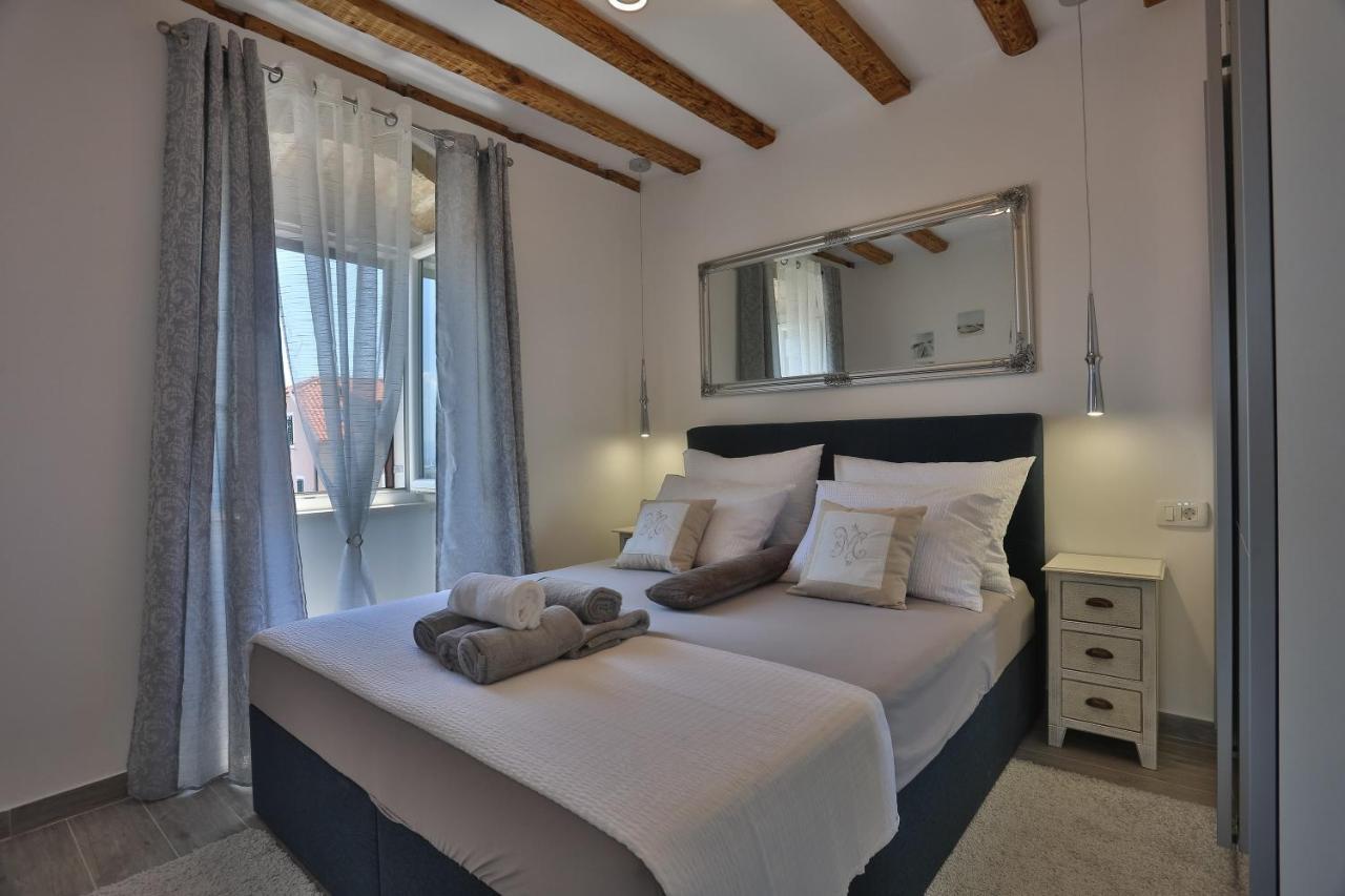 ספליט Apartments Angela With Old Town View מראה חיצוני תמונה
