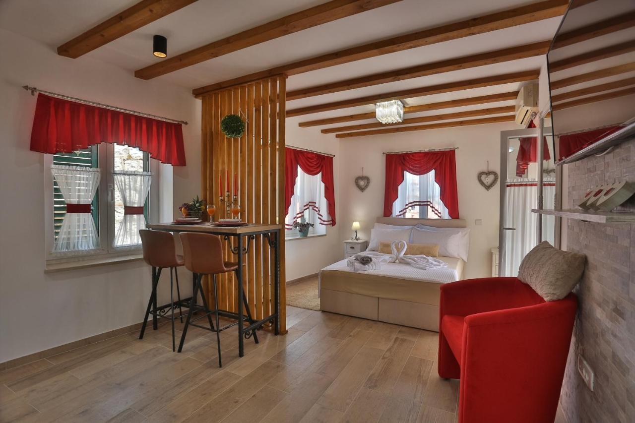 ספליט Apartments Angela With Old Town View מראה חיצוני תמונה
