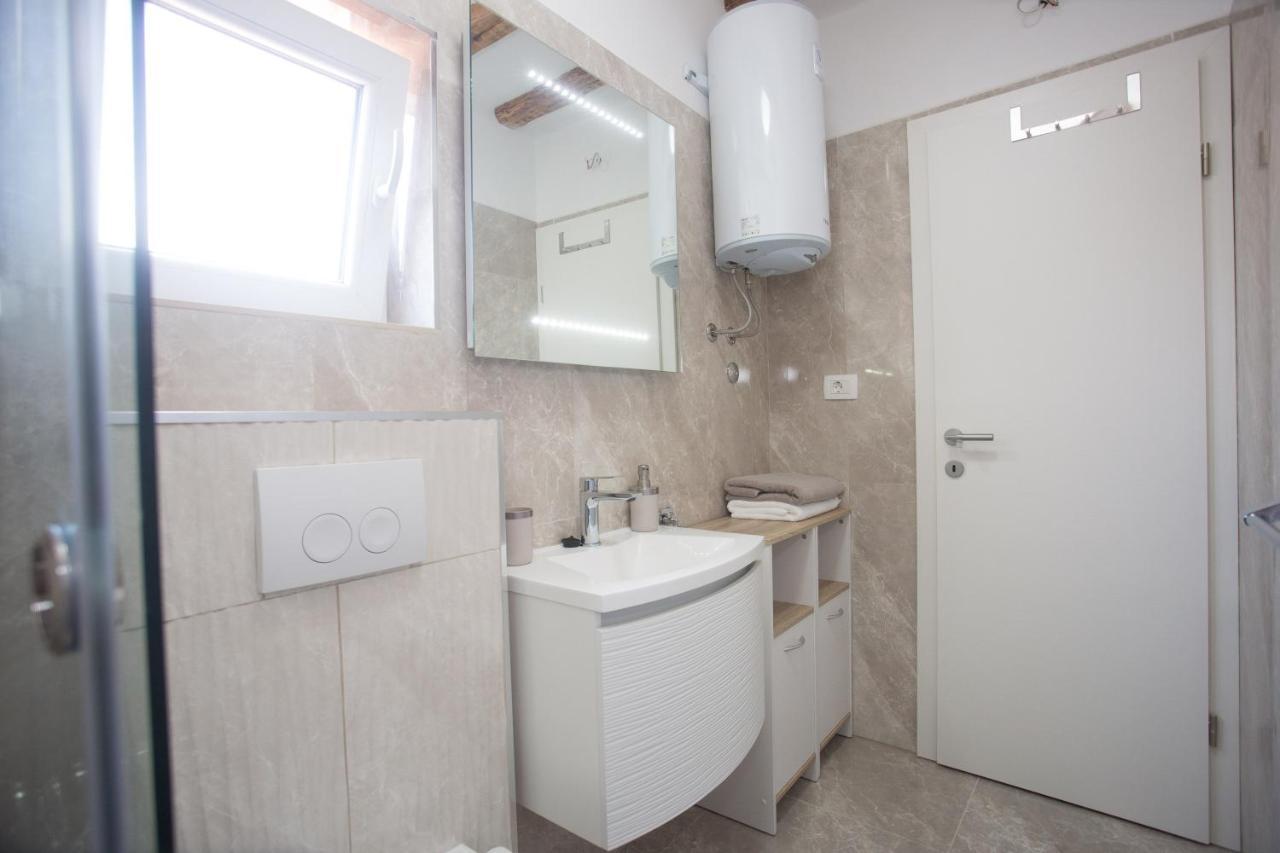 ספליט Apartments Angela With Old Town View מראה חיצוני תמונה