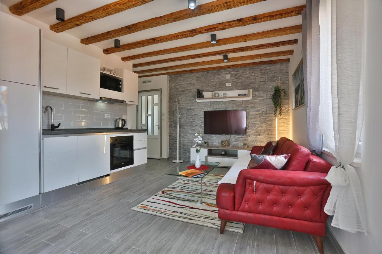ספליט Apartments Angela With Old Town View מראה חיצוני תמונה