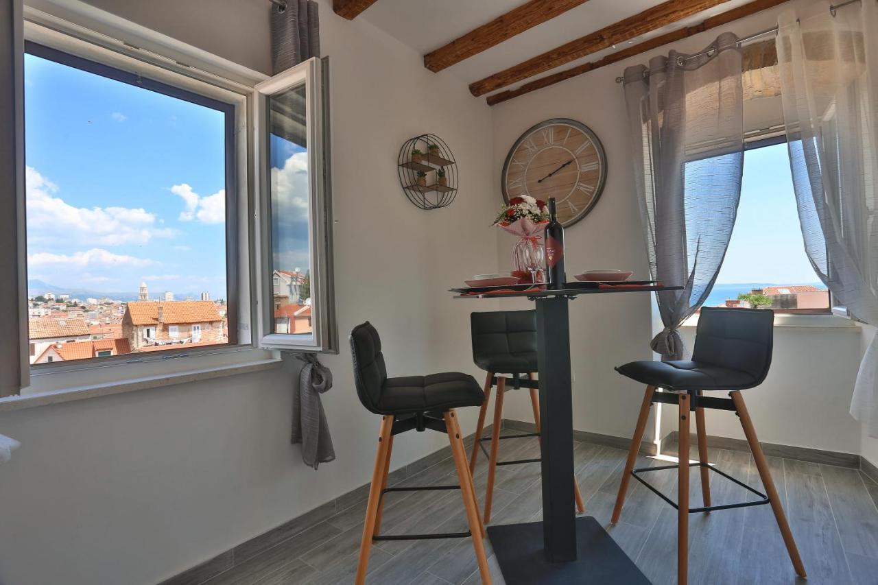 ספליט Apartments Angela With Old Town View מראה חיצוני תמונה