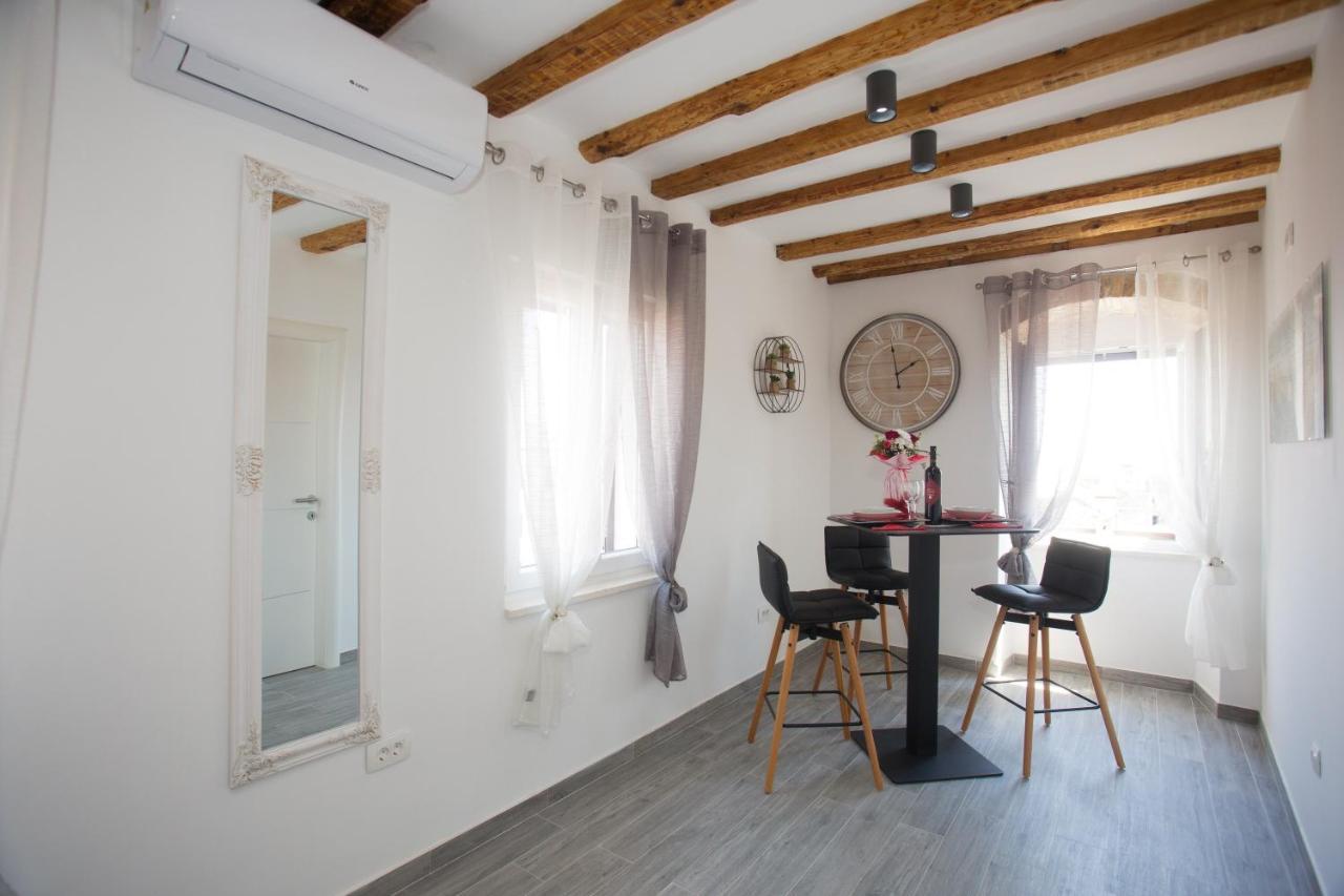 ספליט Apartments Angela With Old Town View מראה חיצוני תמונה