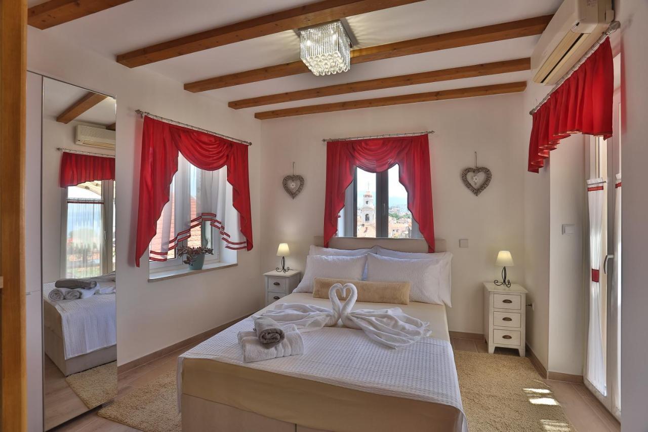 ספליט Apartments Angela With Old Town View מראה חיצוני תמונה