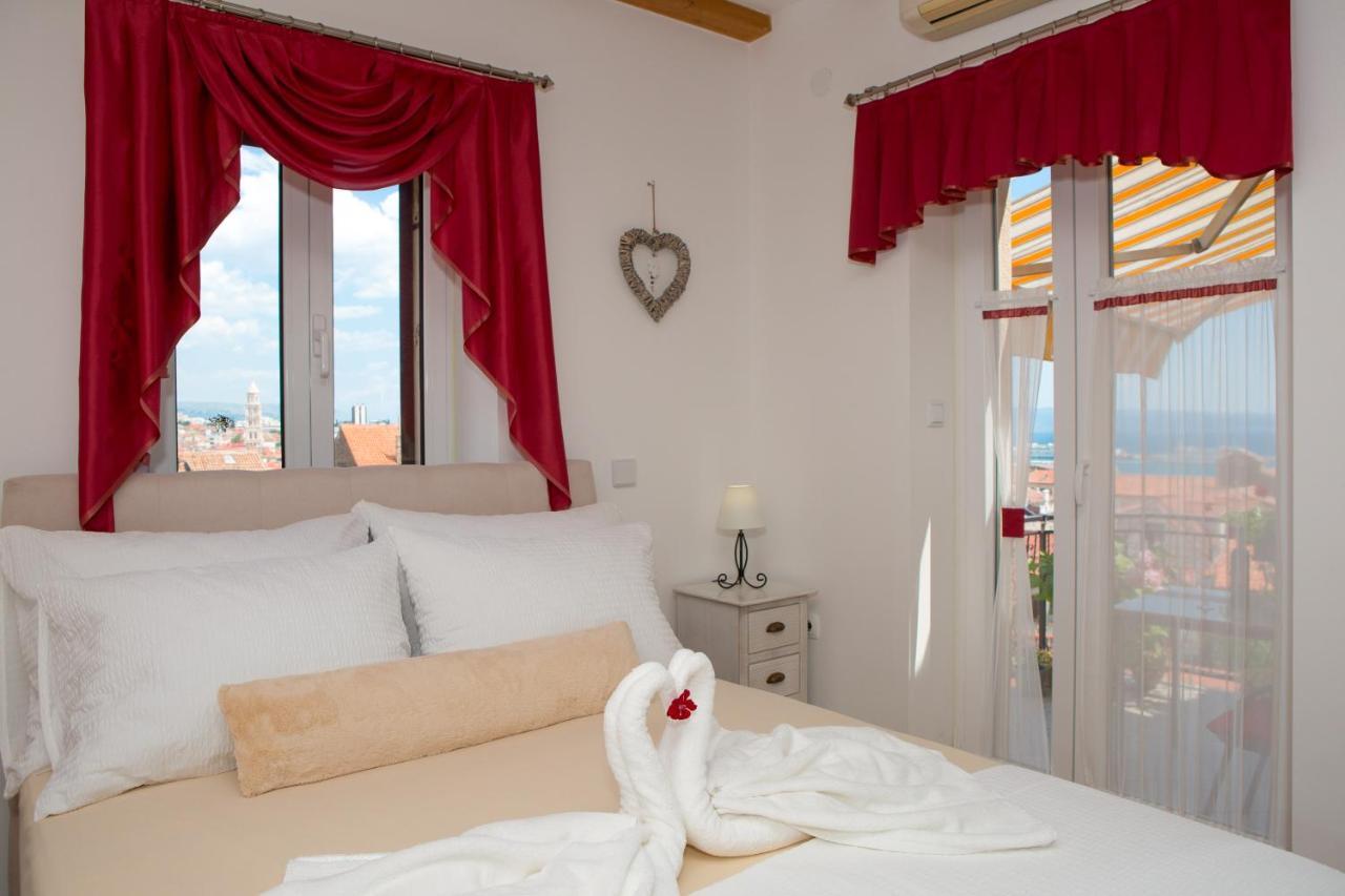 ספליט Apartments Angela With Old Town View מראה חיצוני תמונה